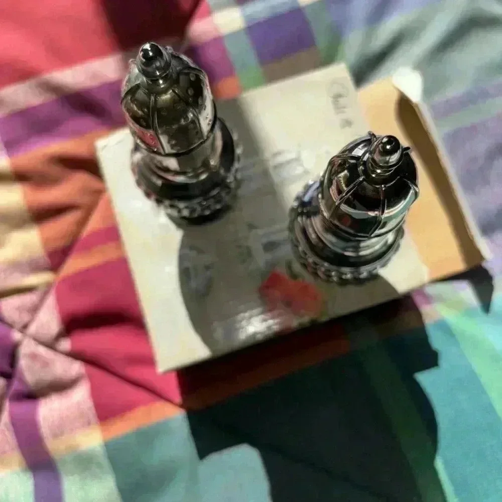 NWOT salt shakers - Picture 5 of 9